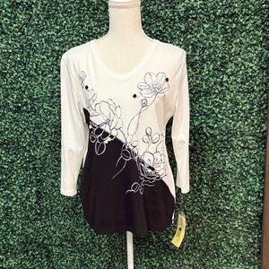 NWT Sz M Floral Black and White Women's Top
